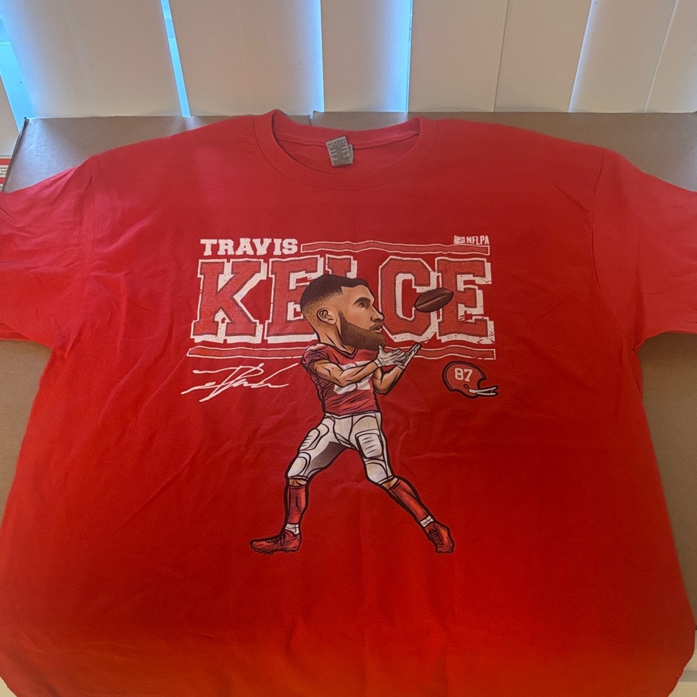 Kansas City chiefs Travis kelce red tshirt